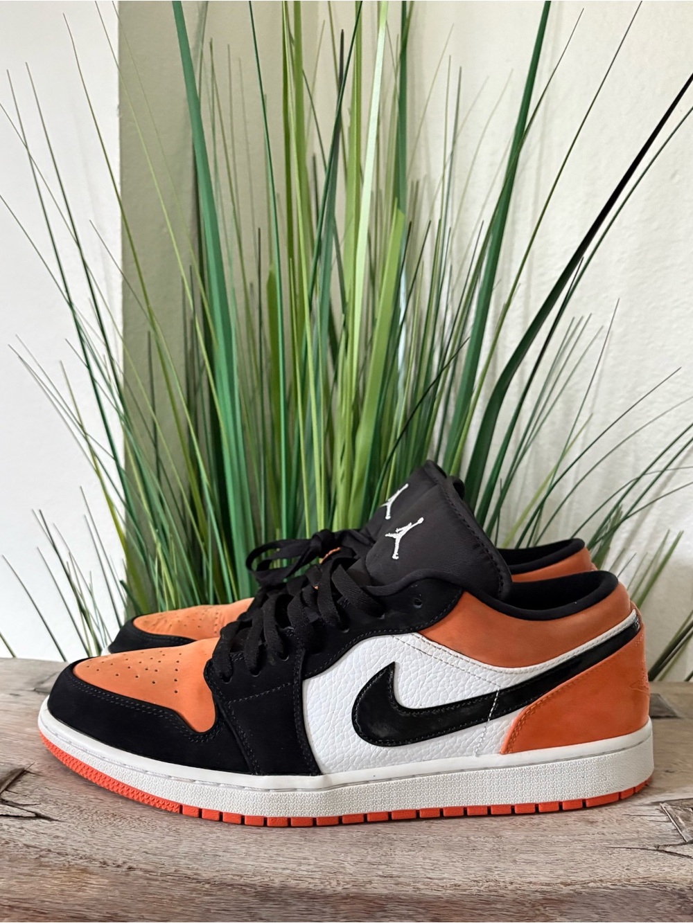 Air Jordan 1 Low Shattered Backboard Sneakers